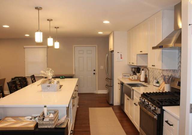 902 Arthur Dr 3