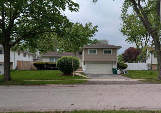 902 Arthur Dr, Lombard